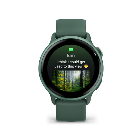 Garmin vívoactive® 6 Metallic Jasper Green: Metál Jáspisz Zöld óraházzal és Jáspisz Zöld szíjjal, a bujtató világos zöld